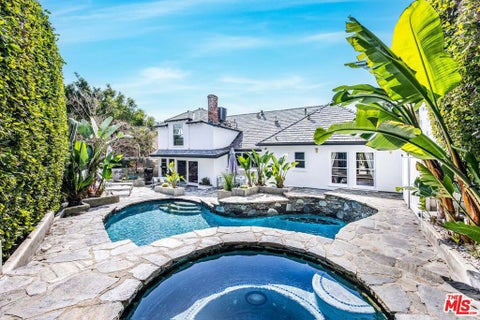 Photo of 1322 Londonderry Place, Los Angeles, CA 90069 (MLS # 26988981)
