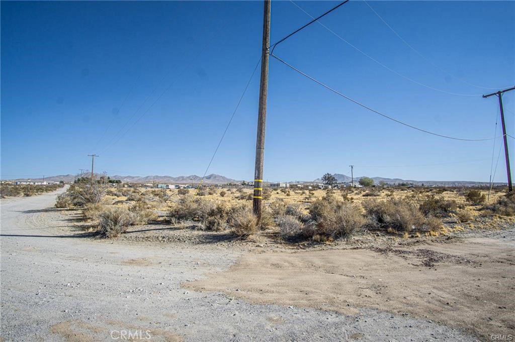 Flat land for sale.
Prime Desert Land – 2.31 Acres of Flat, Usable Land – Incredible Opportunity!
This exceptional 2.31-acre parcel offers the perfect balance of privacy, convenience, and investment potential. Situated in a peaceful desert setting, yet only a short drive to local towns, shopping, and major highways, this property is ideal for building your dream home, creating a weekend getaway, or holding as a smart long-term investment.
The land is level and easily accessible, making it ready for development. Utilities are nearby, and with abundant sunshine year-round, it’s also a great location for solar energy. Enjoy breathtaking mountain and desert views, clear skies, and the tranquility of rural living while still being close to essential amenities.
Whether you’re looking to:
Build a custom home
Invest in land with strong appreciation potential
Create a private retreat for off-road and outdoor adventures
…this property has it all!
Highlights:
? 2.31 acres of flat, usable land
? Easy road access and great location
? Utilities nearby
? Stunning desert and mountain views
? Perfect for building or investment
Don’t miss this rare opportunity to own a beautiful piece of land with endless possibilities. Contact us today for more details!