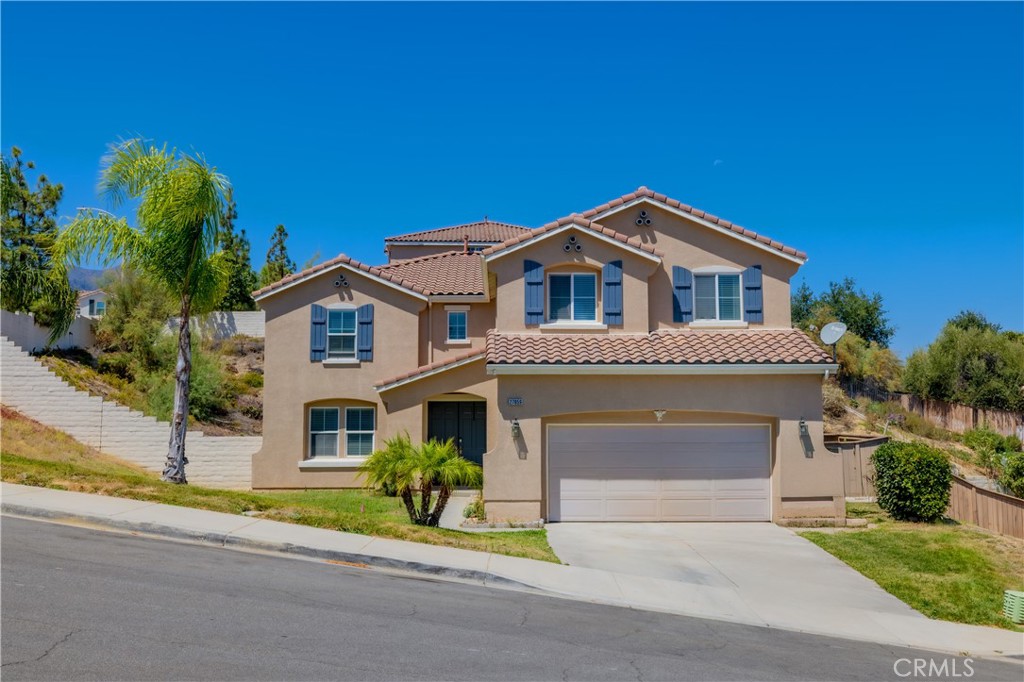 This 2 Story Home is nestled near the Canyons - 5 Bedrooms, 3 Bathrooms with Canyon Views. The home features a white kitchen with a large island, granite countertops, formal dinning room, individual laundry room located off the garage entrance. Upstair has a large loft plenty of room.