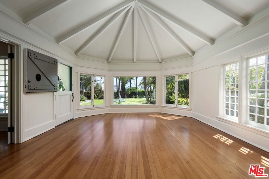 52 Miramar Avenue