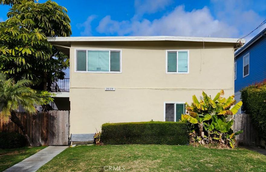 Cozy beach-close 2-br/1-ba downstairs apartment in 6-unit apartment building. Quiet and very convenient location. Walk/bike to beach (Doheny State Beach), shopping plaza, Costco and other shops and stores. 2-min drive to Doheny State Beach and short drive to Dana Point Harbor, shopping and restaurants. The exterior building was recently repainted and all windows were replaced with energy-efficient double-pane windows. Newly  paint and newer cordless blinds in unit. Laminated flooring in living room, hall, and bedrooms. Tiled flooring in kitchen and bathroom. Granite counter top and stainless sink in kitchen.  Gas cook range/oven with exhaust hood/light. Roomy bathroom with storage closet. Thermostat-controlled wall heater. Metal screen doors for front entry and back door to small patio on the back of the unit. One-car parking space in the back of the building and plenty of street parking around.