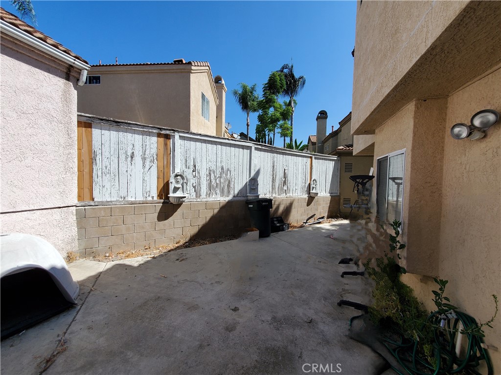 13 Santa Monica Street