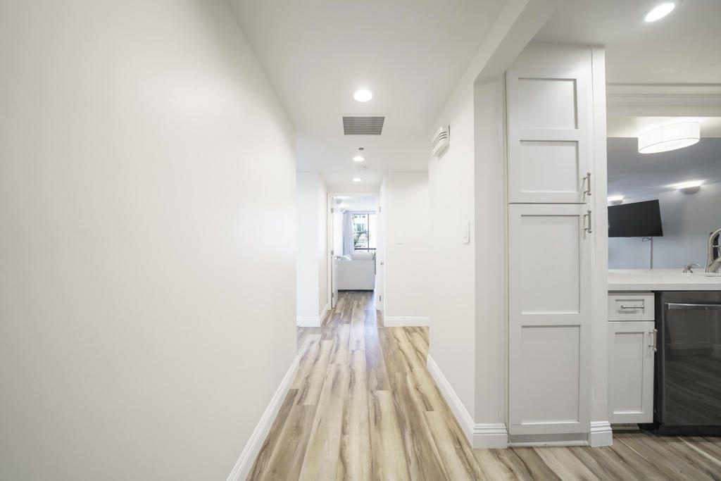600 W 9th Street 305