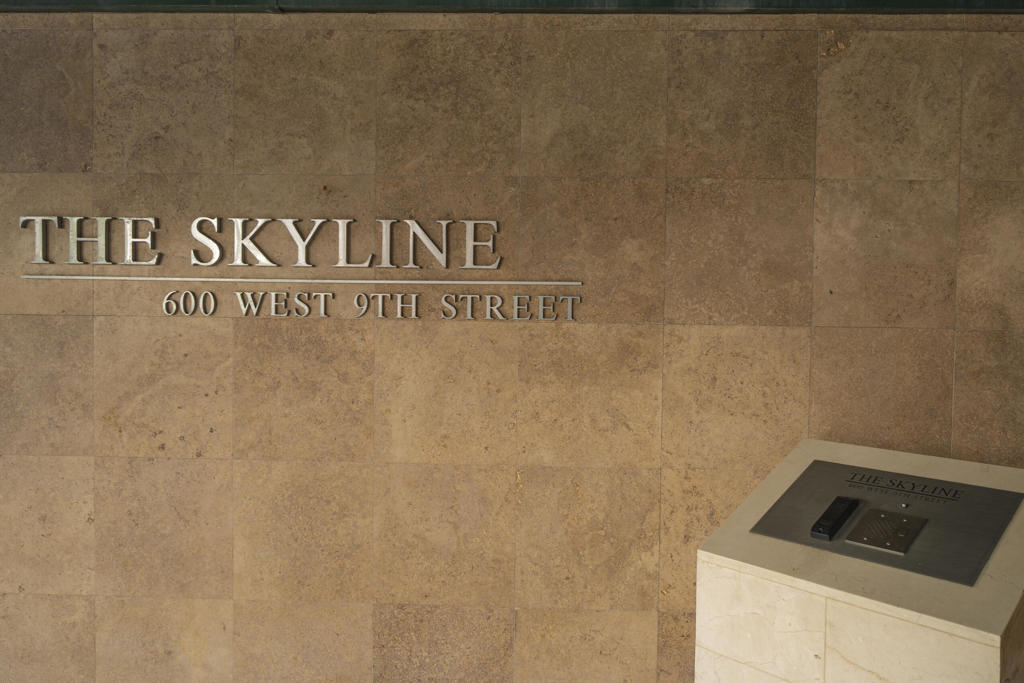 600 W 9th Street 305