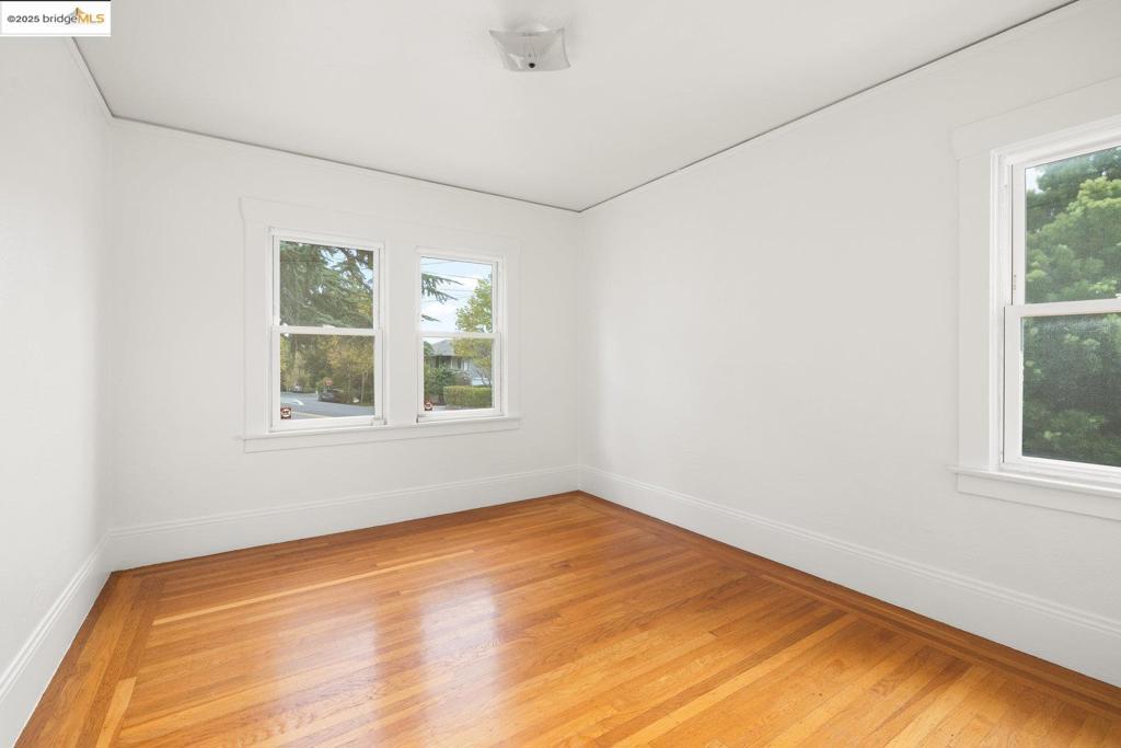 PIEDMONT AVENUE - Residential