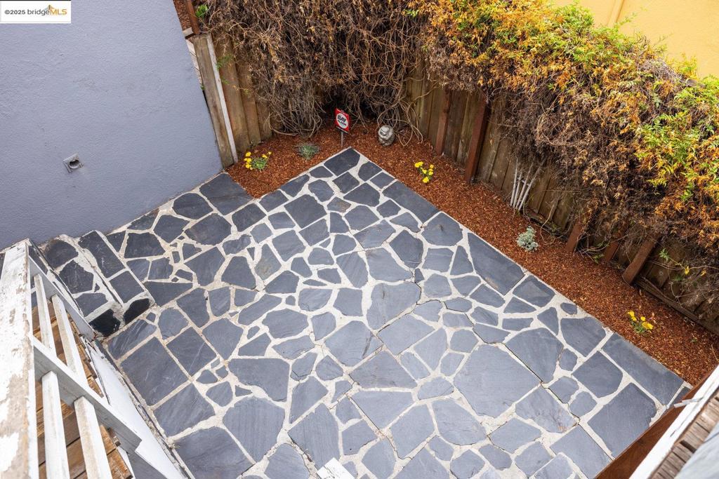 PIEDMONT AVENUE - Residential