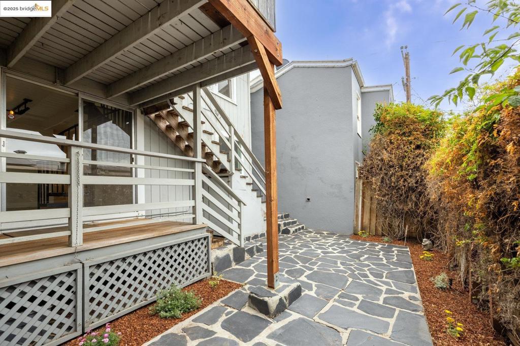 PIEDMONT AVENUE - Residential