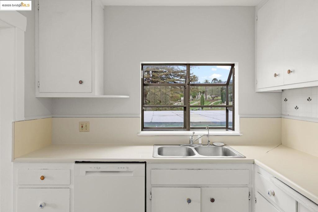 PIEDMONT AVENUE - Residential