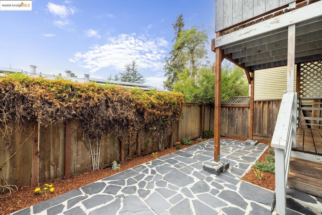 PIEDMONT AVENUE - Residential