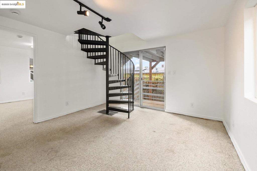 PIEDMONT AVENUE - Residential