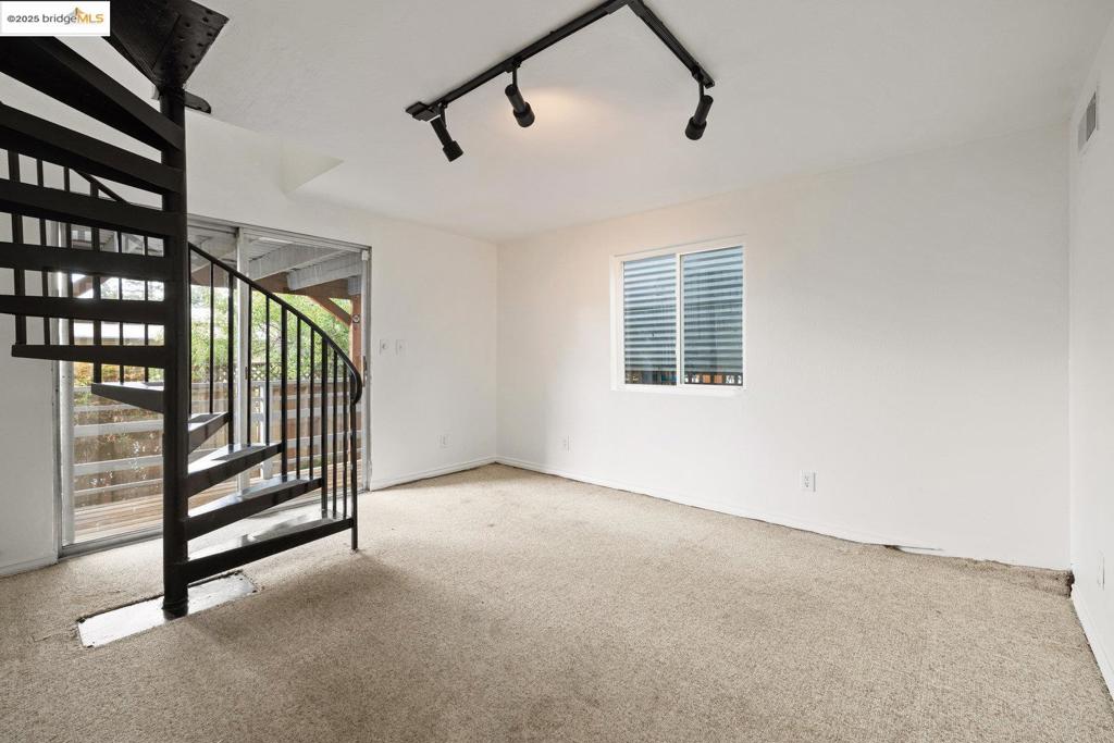 PIEDMONT AVENUE - Residential
