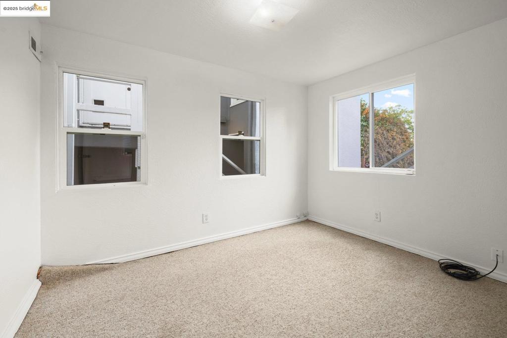 PIEDMONT AVENUE - Residential