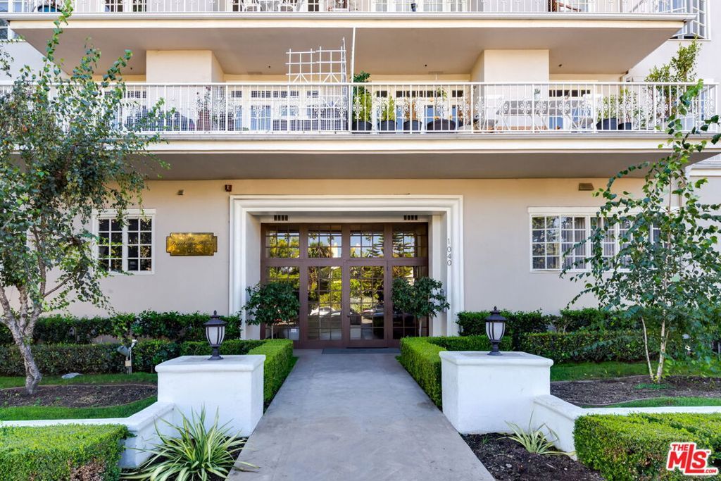 Photo of 1040 4th Street #108, Santa Monica, CA 90403 (MLS # 25595017)