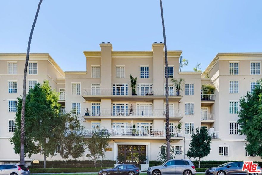 Incredible opportunity to live just four blocks from the beach in the prestigious Dorchester House. This spacious and beautifully updated 1-bedroom, 1-bathroom unit offers a perfect blend of comfort and convenience in the heart of Santa Monica. The private and quiet residence features central A/C and heating, bamboo flooring throughout, a modern tiled shower, and ample closet space. The updated kitchen is outfitted with stainless steel appliances and fixtures. Additional highlights include an in-unit washer and dryer and gated parking with extra storage. Residents enjoy a secure, well-maintained building with a welcoming community patio. Ideally located just minutes from the Santa Monica Promenade, top-rated eateries, and the ocean, this home offers the best setting for enjoying vibrant urban living by the coast.