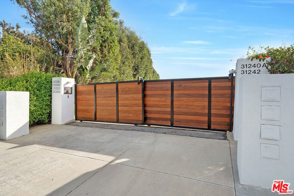 31240 Bailard Road, Malibu CA 90265