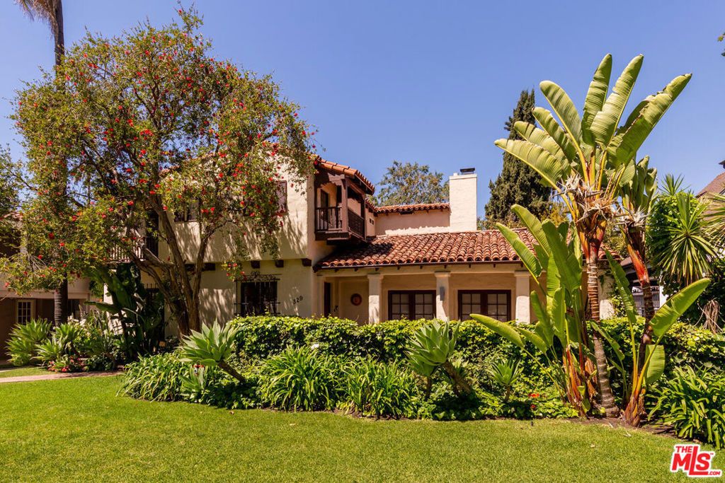 Photo of 329 N Mccadden Place, Los Angeles, CA 90004 (MLS # 25590557)