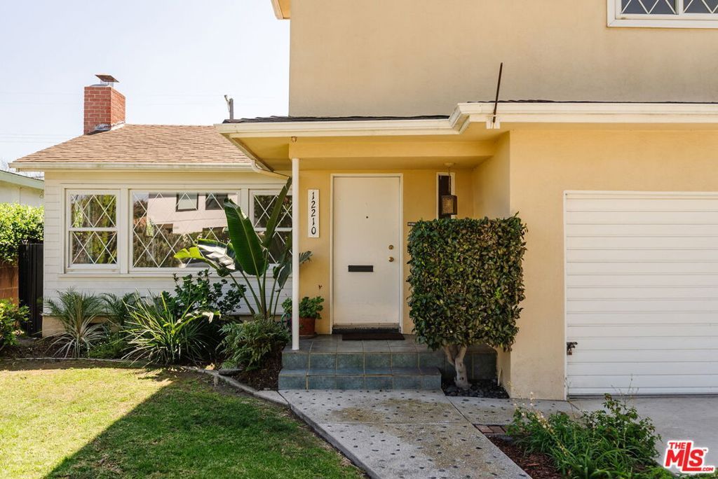 Photo of 12210 Hammack Street, Culver City, CA 90230 (MLS # 26679061)