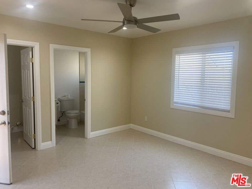 Photo of Los Angeles, CA 90047 (MLS # 26648971)