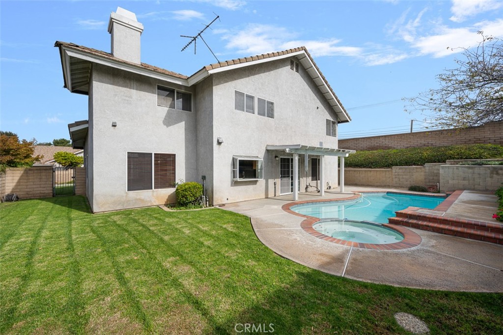 16640 Cresta Bella Circle