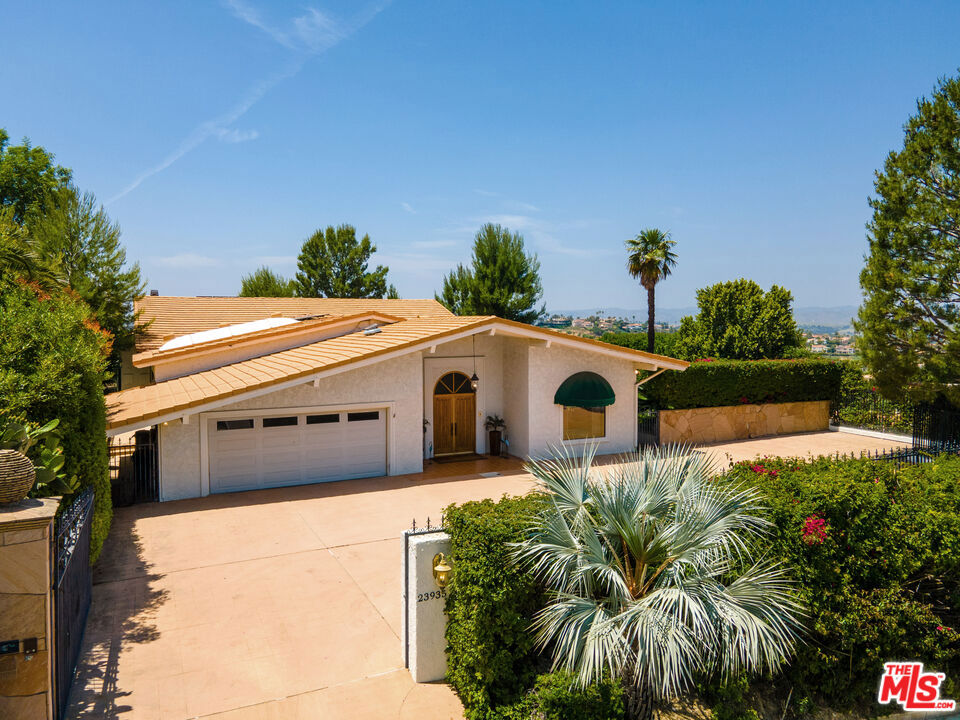 23935 Park Belmonte