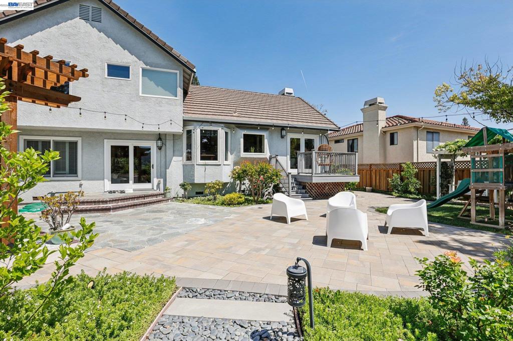 1095 Canyon Hills Rd