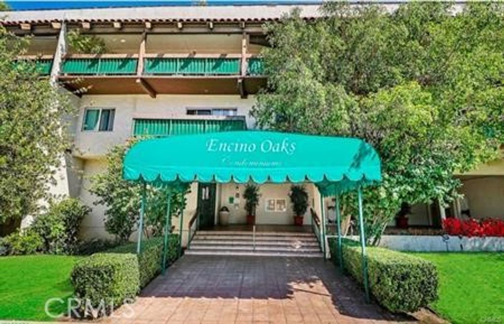 Photo of 5460 White Oak Ave Ave #G102, Encino, CA 91316 (MLS # SR25215174)