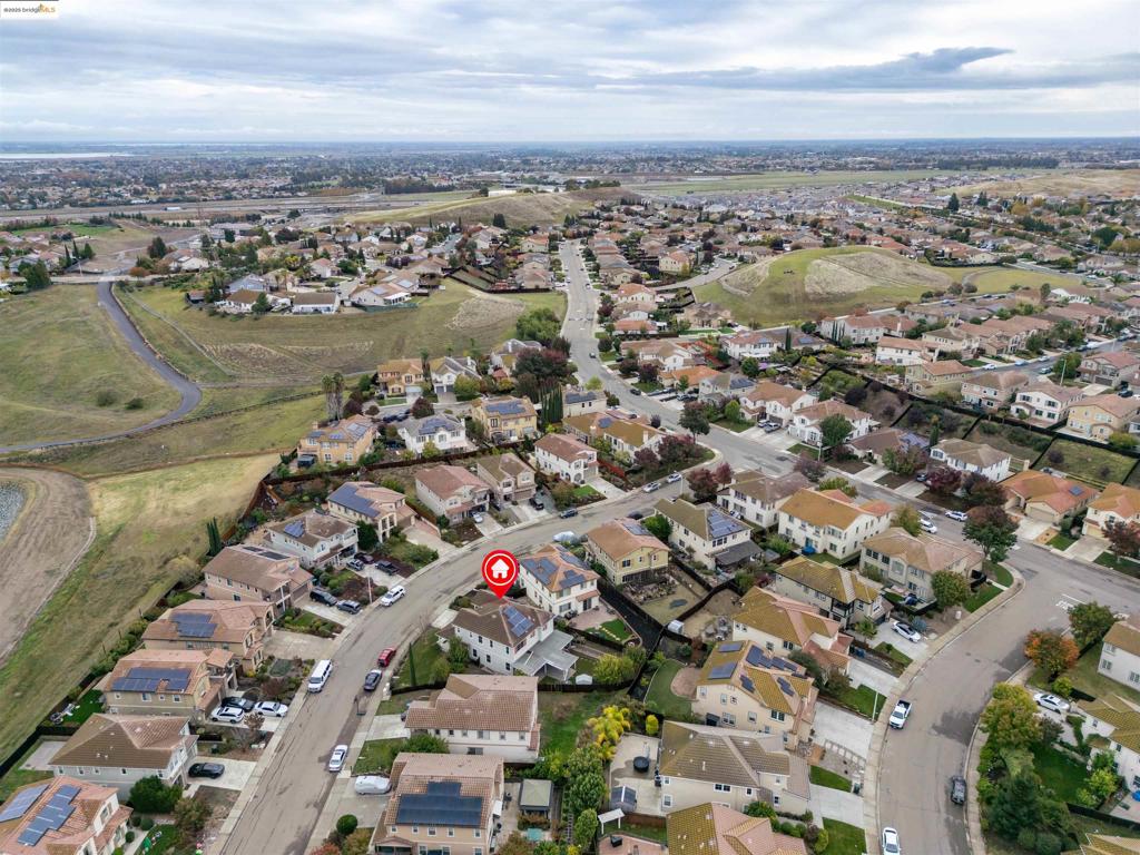 COUNTRY HILLS - Residential