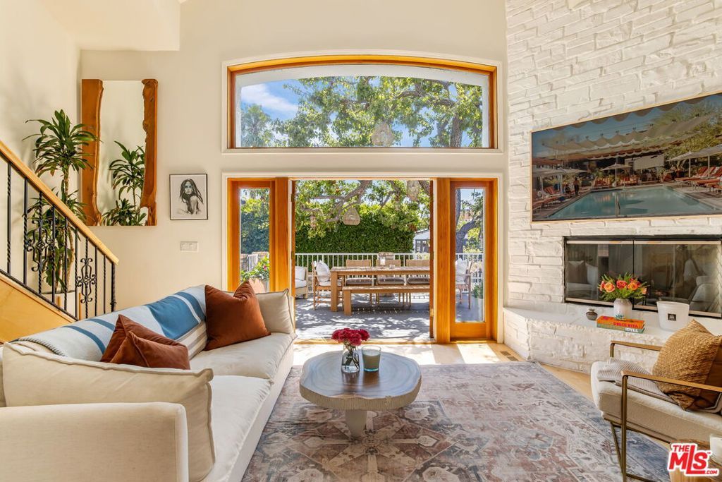 Photo of 439 Carroll Canal, Venice, CA 90291 (MLS # 25587057)