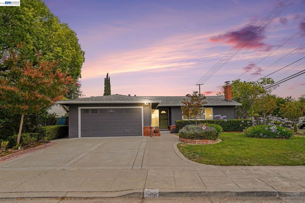 998 Wagoner Dr DR
