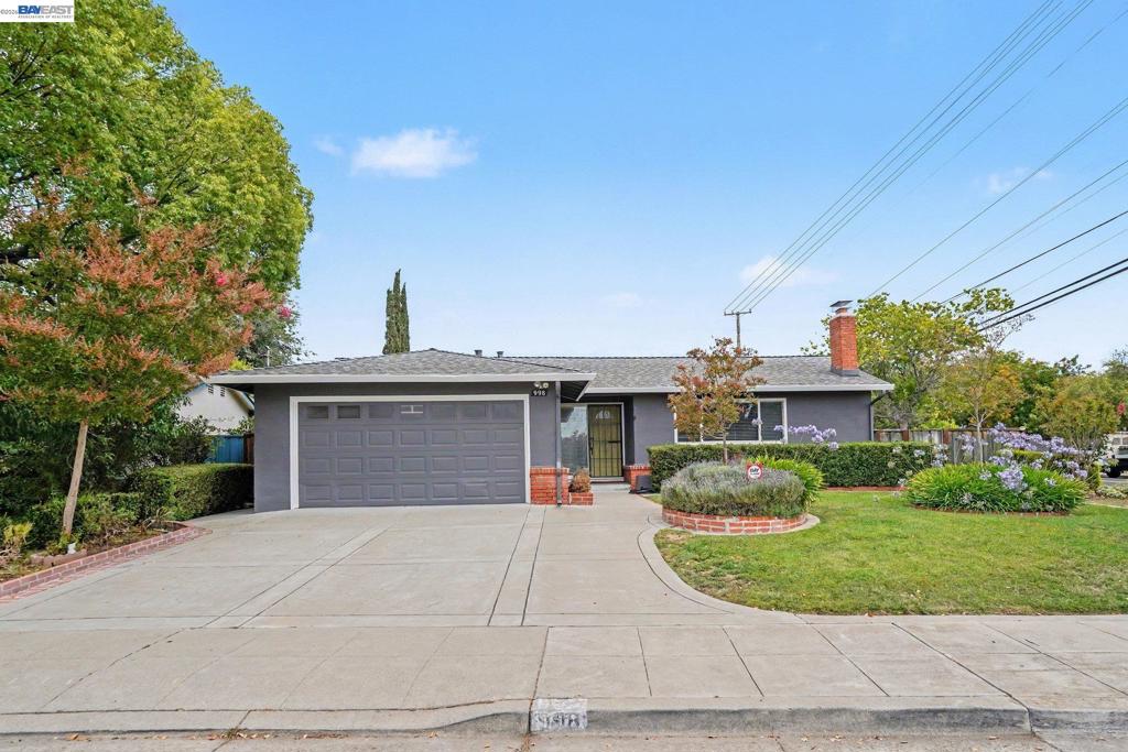 998 Wagoner Dr