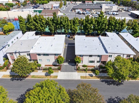 Tiny photo for 2223 Bonar St ST, Berkeley, CA 94702 (MLS # 41151589)