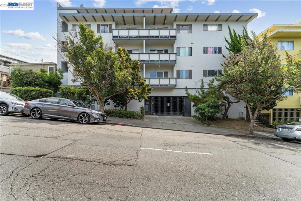 3768 Harrison St ST 101, Oakland CA 94611