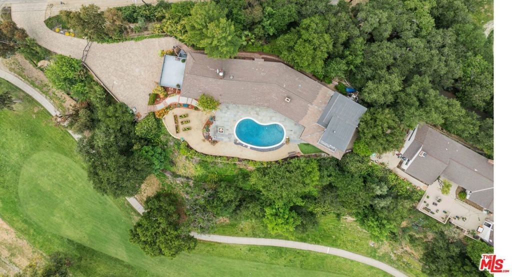 Photo of 4650 Canoga Avenue, Woodland Hills, CA 91364 (MLS # 25535487)