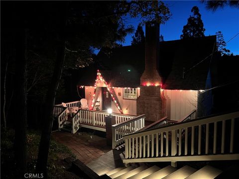 Photo of 344 Grass Valley Road, Lake Arrowhead, CA 92352 (MLS # IG25233303)