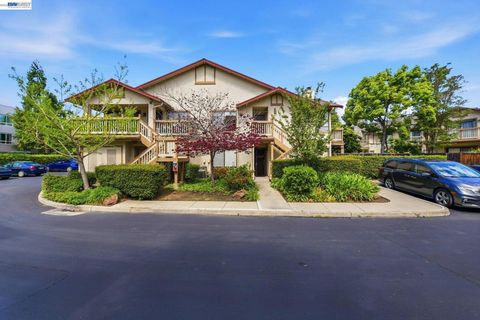 Photo of 935 Cherry Glen Cir #219, Fremont, CA 94536 (MLS # 41129634)