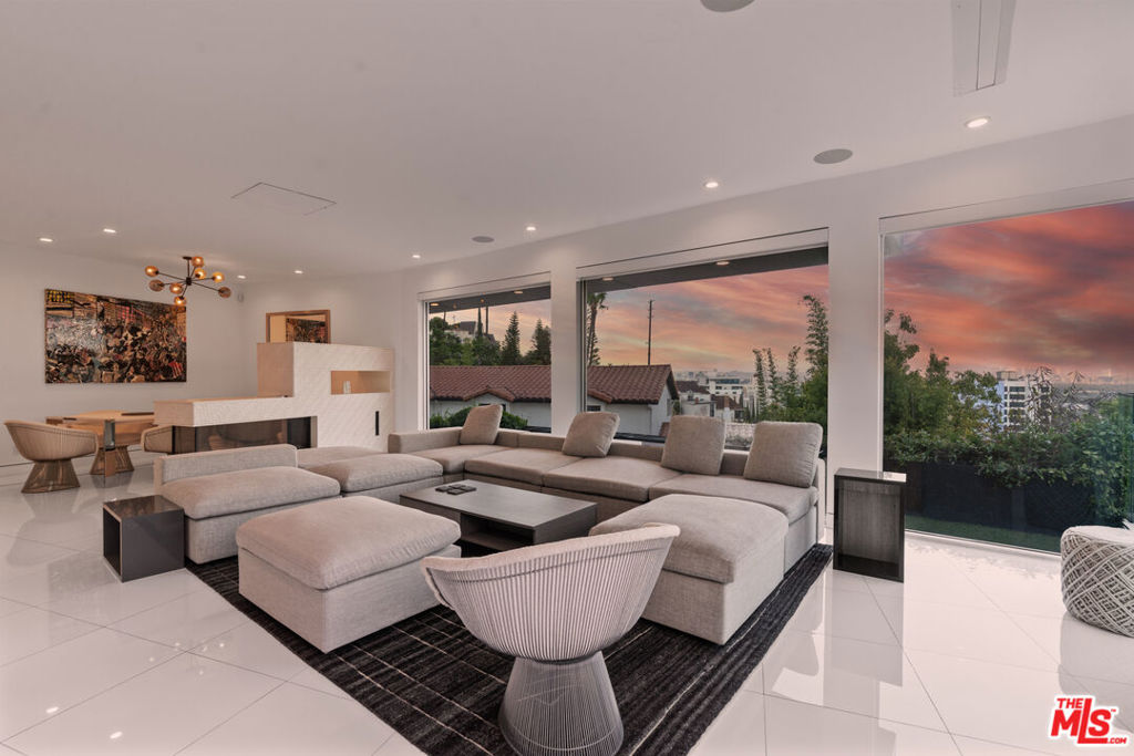 1377 Miller Place