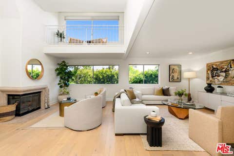 Photo of 390 S Sepulveda Boulevard #409, Los Angeles, CA 90049 (MLS # 25602089)
