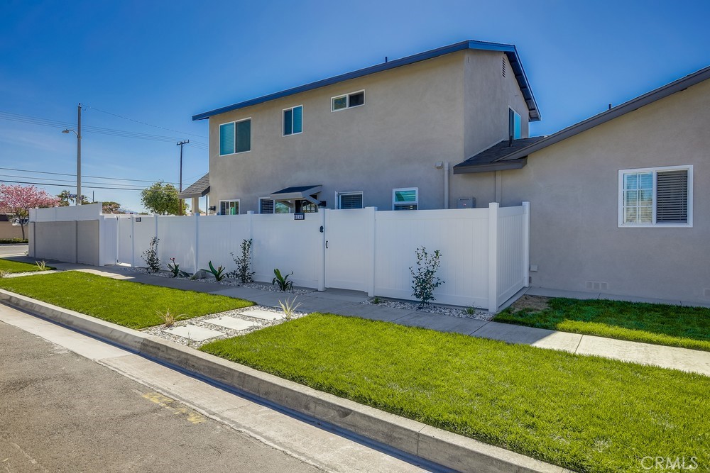 824 S Dune Street