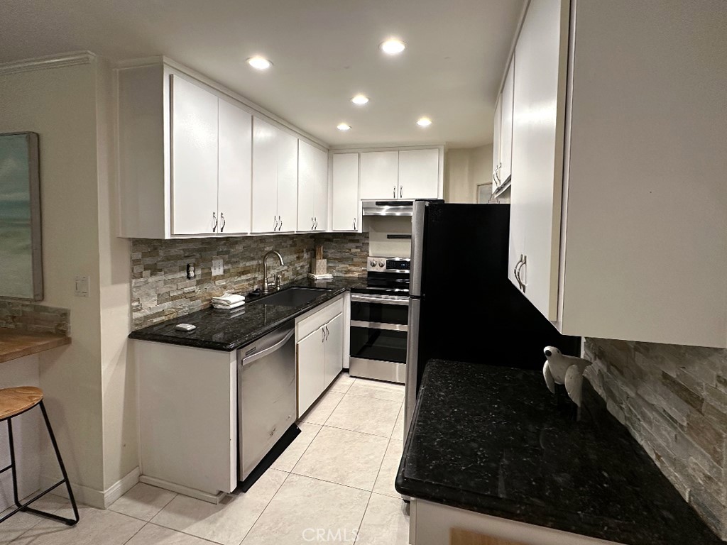 1108 Camino Real 409