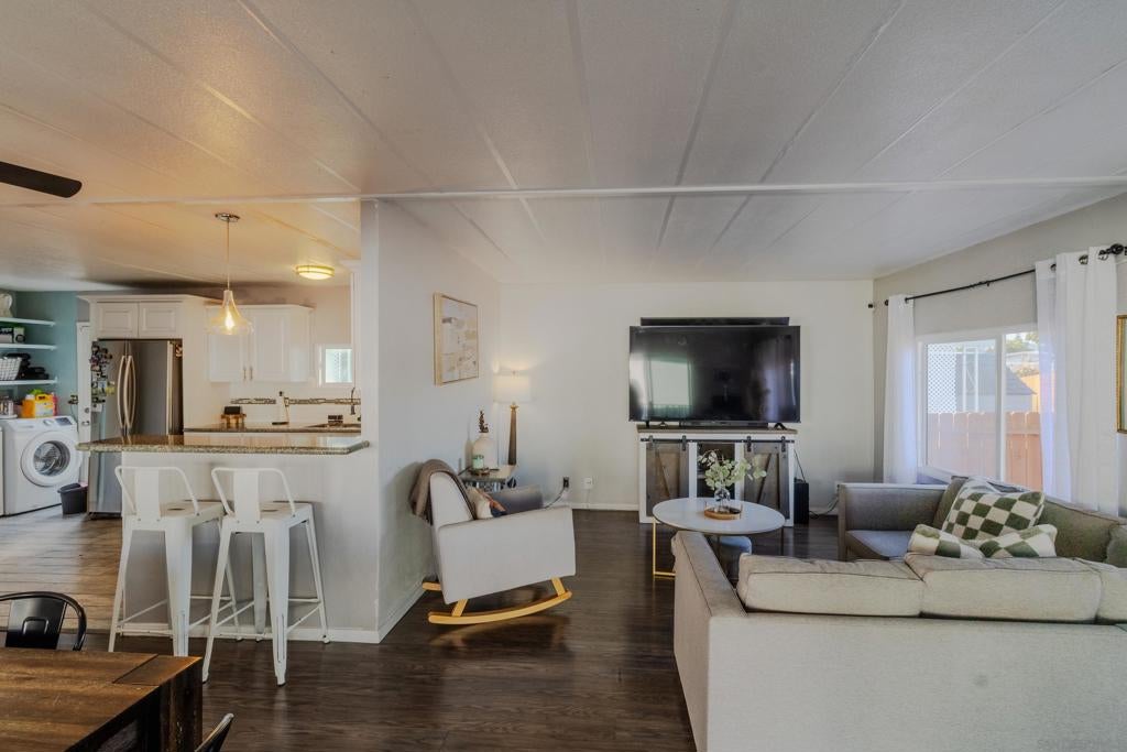 10800 Woodside SPC 210
