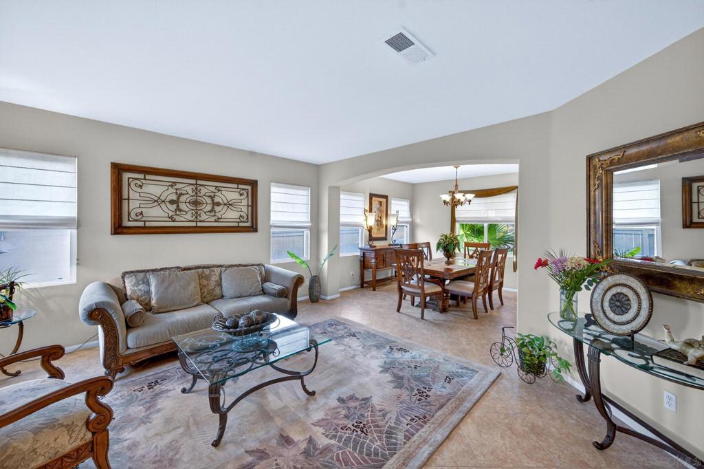 2555 N Trail