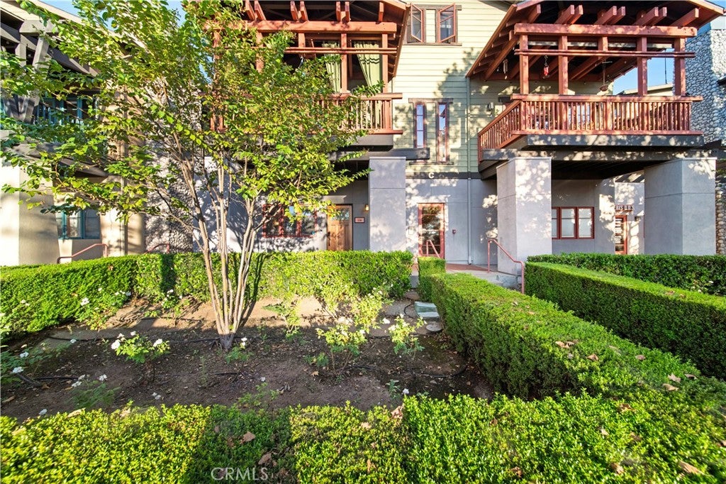 136 N Vermont