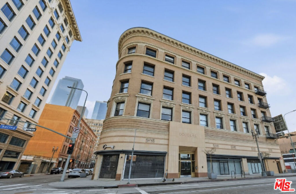 257 S Spring Street 2M