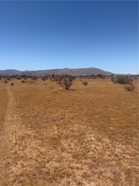 Photo of 23421 Colony Road, Apple Valley, CA 92308 (MLS # HD26107060)