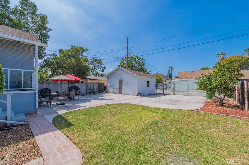 Photo of 2801 Brighton Avenue, Los Angeles, CA 90018 (MLS # OC25233977)