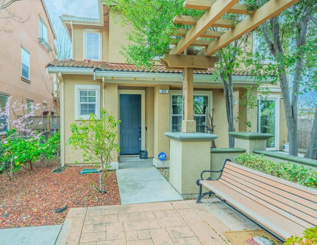 225 Montevina Way