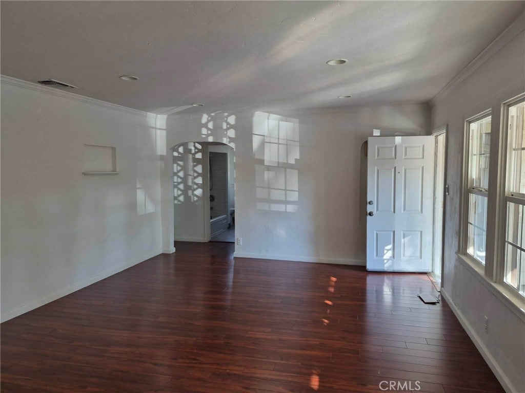 111 Baxter Avenue