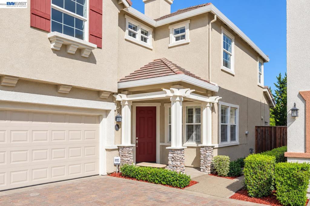 2628 Photinia Ct