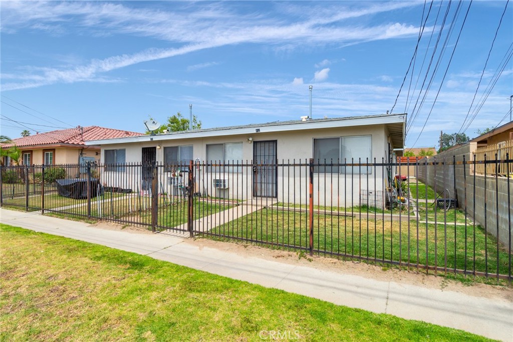 412 W Ramona