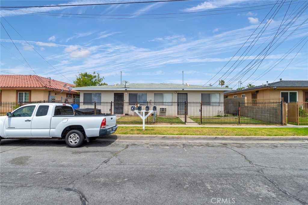412 W Ramona